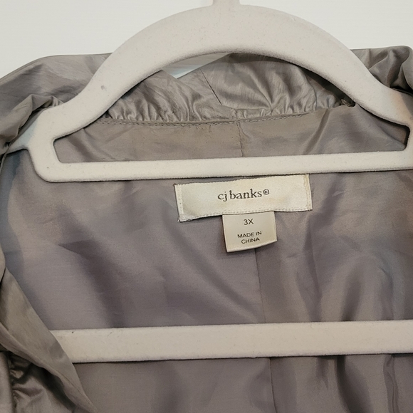 Silver Jacket - Picture 3 of 3